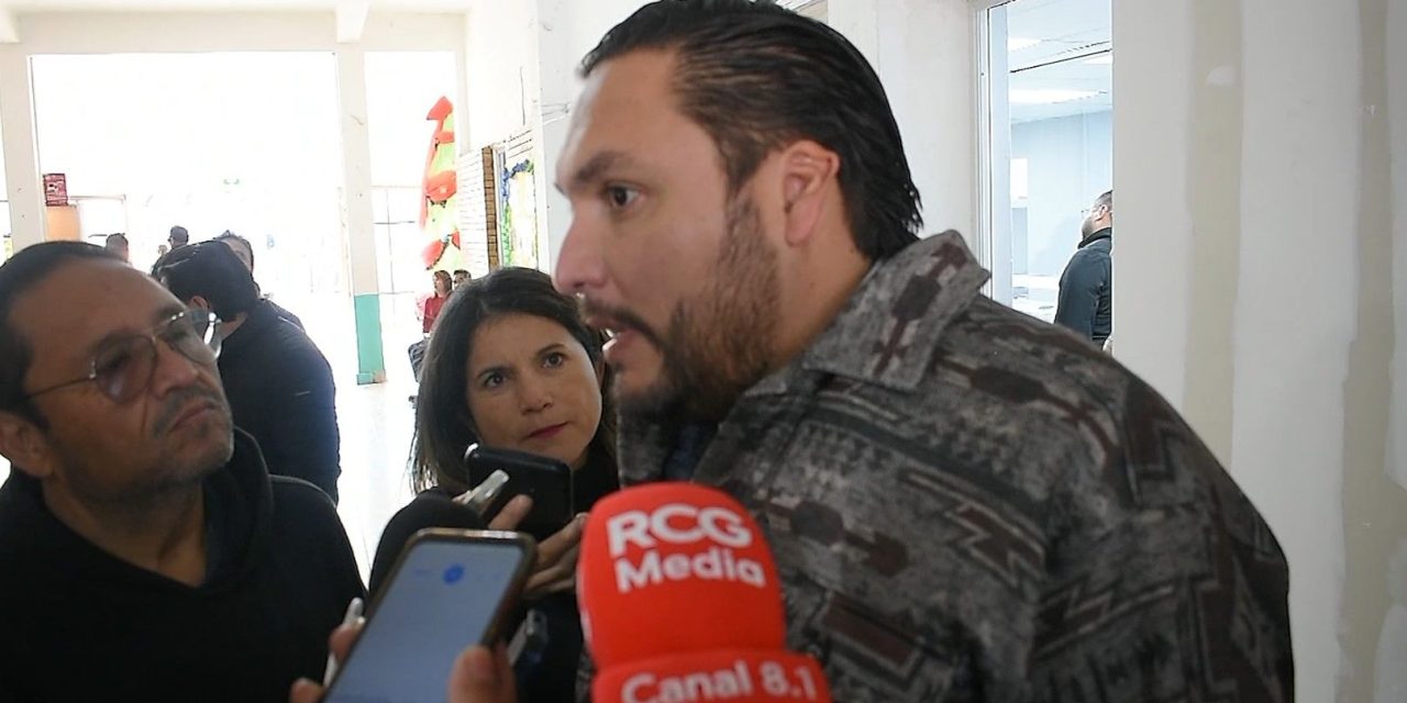 Encabeza Alcalde de Monclova honores a la bandera