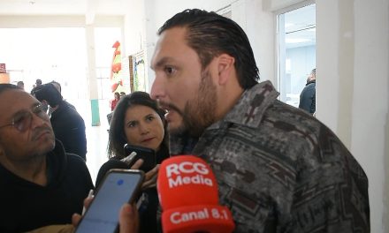 Encabeza Alcalde de Monclova honores a la bandera