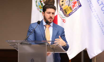 El gobernador Samuel García ampara a su familia en medio de juicio político