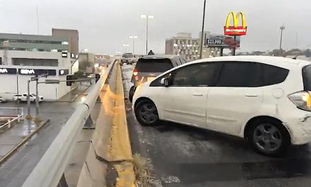 Ocurre una carambola en un puente de la carretera Monterrey-Saltillo