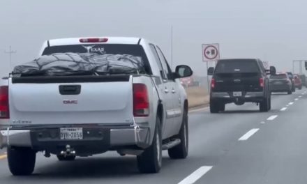 Caravanas de paisanos recorren Coahuila