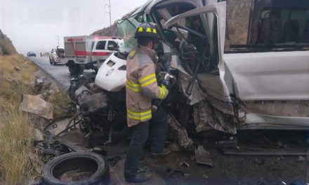 Choque frontal en carretera a Monclova deja varias personas lesionadas