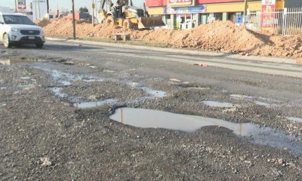 Destrozado el bulevar Santa Lucía de la colonia Misión Cerritos