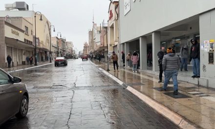 Esperan hasta dos horas los autobuses en Saltillo