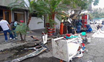 Puesto de comida cerca de clínica del IMSS en Veracruz explota por fuga de gas