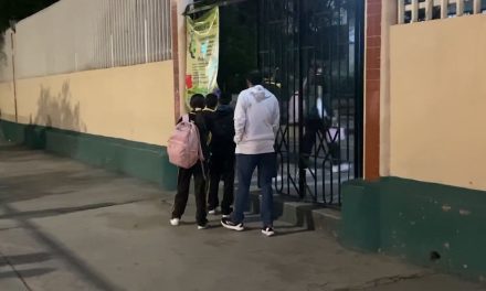 Felices los alumnos de regresar a clases en Saltillo