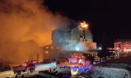 Tragedia en Turquía: Incendio en hotel deja 66 muertos y 51 heridos