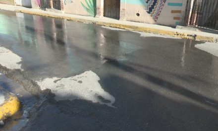 Saltillo: No tienen agua en el barrio Águila de Oro… pero si hay fugas de agua