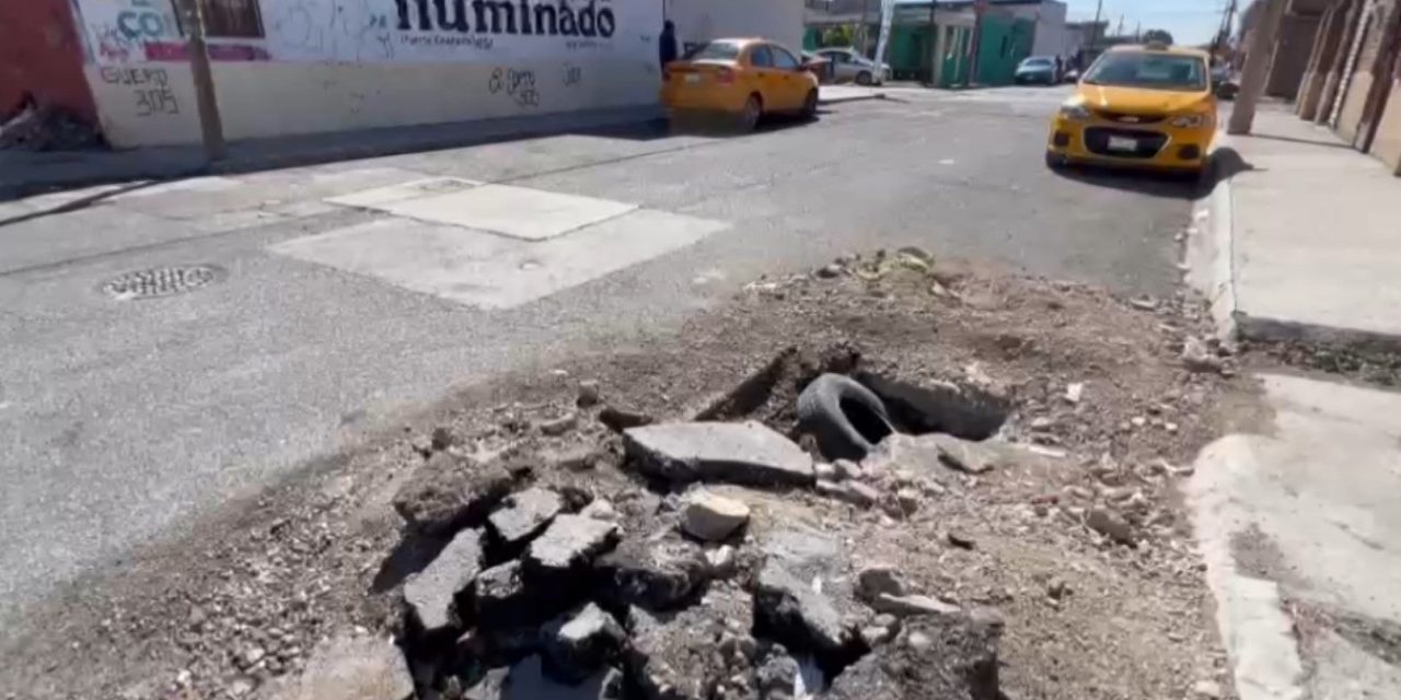 Obra inconclusa genera malos olores en Saltillo