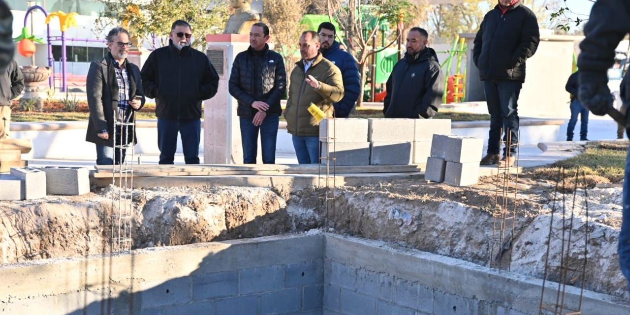 Supervisa Emilio de Hoyos obra en la plaza ‘Benjamín Canales’