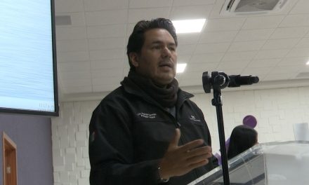 Ofrecen al personal del IEC una charla