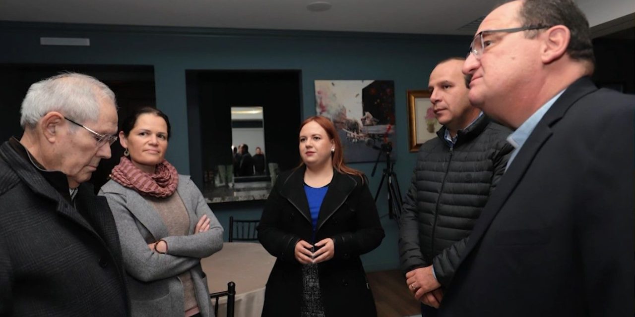 Reafirma Ana Karen Sánchez su compromiso en Arteaga