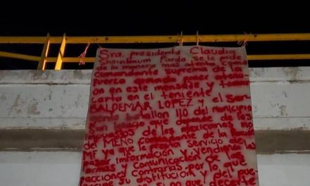 Mantas en Sinaloa alertan a Sheinbaum de corrupción en Fuerzas Armadas