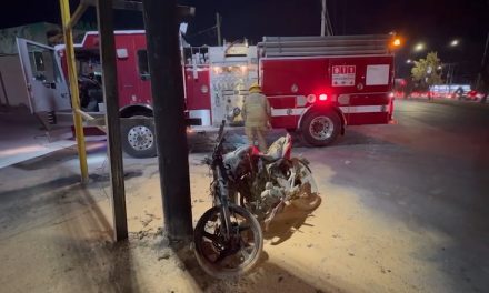 Motociclista se salva de morir calcinado al sur de Saltillo