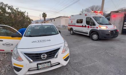 Taxista derriba a motociclista en colonia Nueva Tlaxcala