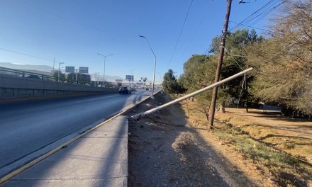 Un poste tiene meses colgando al norte de Saltillo