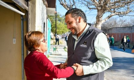 Supervisa Carlos Villarreal trabajos en escuelas de Monclova 