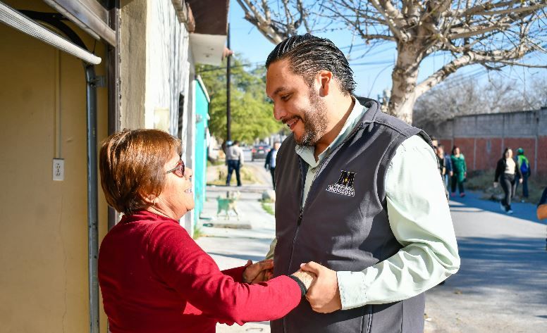 Supervisa Carlos Villarreal trabajos en escuelas de Monclova 