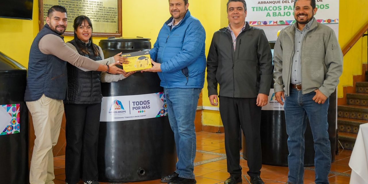 Inicia Tomás Gutiérrez el programa ‘Tinacos para Todos a Bajo Costo’