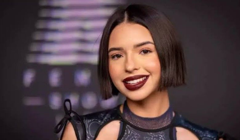 ¿Se quiere parecer a Belinda? Así es el drástico cambio de look de Ángela Aguilar