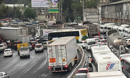 Bloqueo en la México-Pachuca causa caos vial y accidente deja nueve heridos