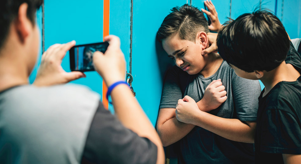 Falta de atención de padres agrava la violencia por bullying en menores