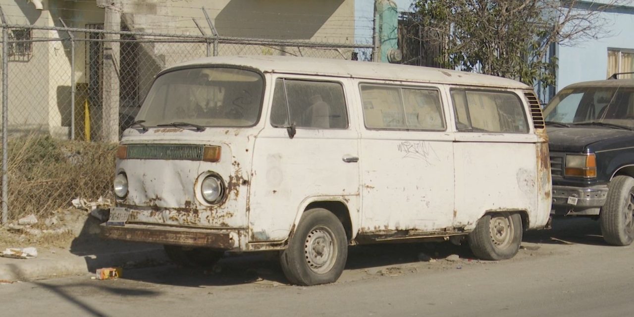 Carros abandonados por todo Ramos
