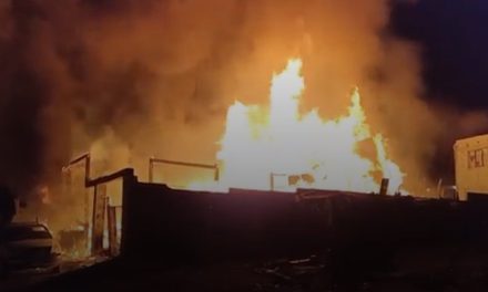 Casa queda reducida a cenizas en Lomas de Zapalinamé