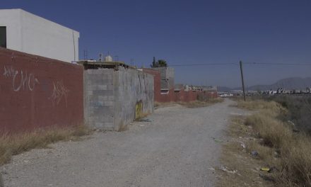 Construyen sobre vialidad e invaden parte de la calle Frontera