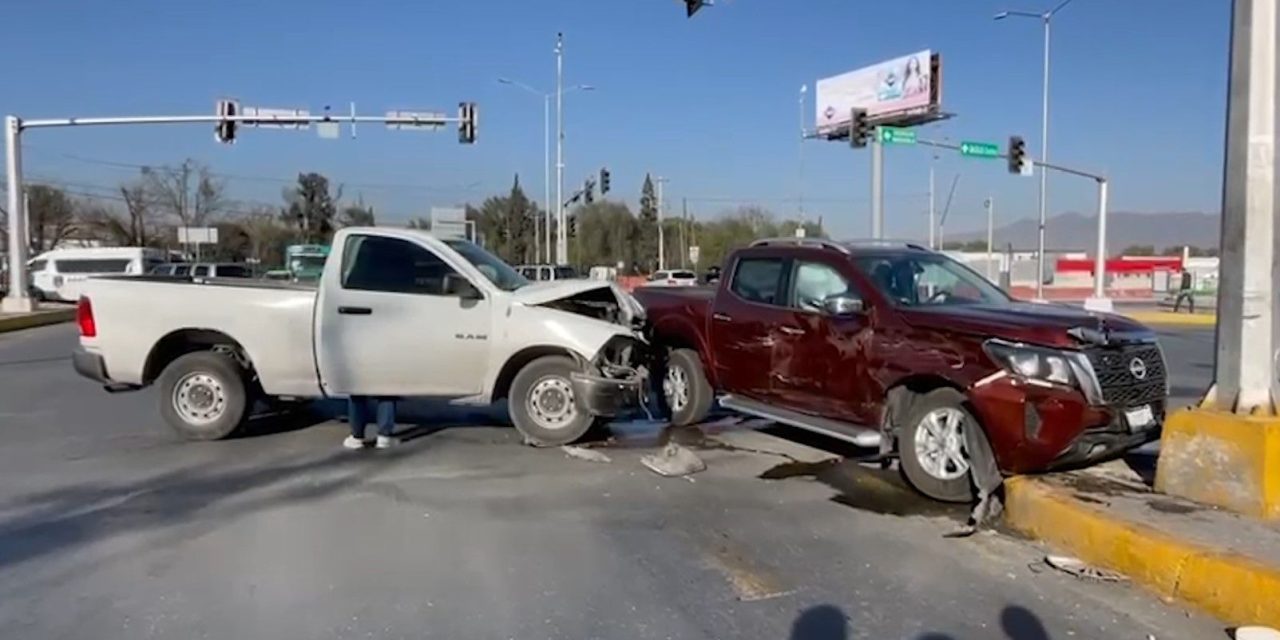 Continúan los accidentes en Valdés Sánchez y periférico Luis Echeverría