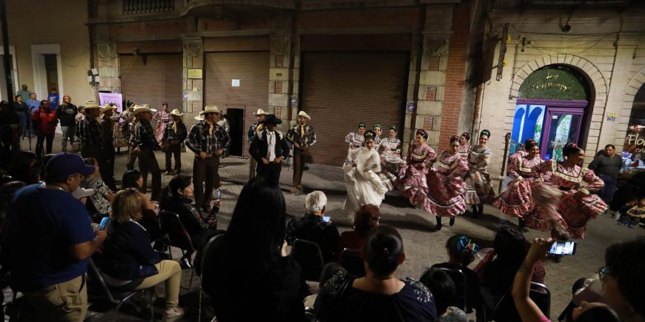 Javier Díaz acerca la cultura a las colonias