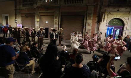 Javier Díaz acerca la cultura a las colonias