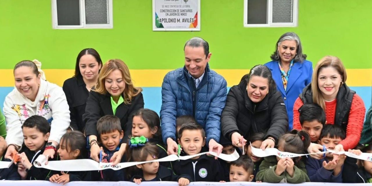 Entrega Emilio de Hoyos obra en jardín de niños