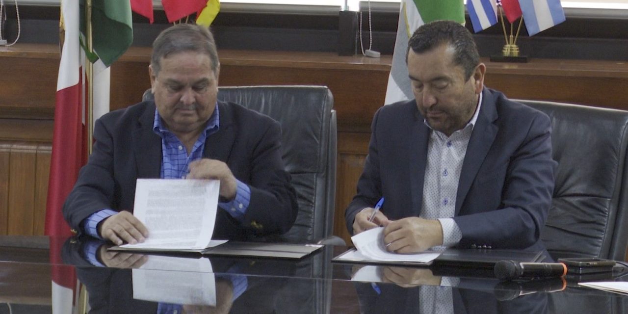 Firman convenio de colaboración para que alumnos del CETIS 48 conozcan la UTC