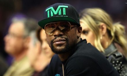 Floyd Mayweather celebra su cumpleaños con una lujosa fiesta en la Mansión Versace