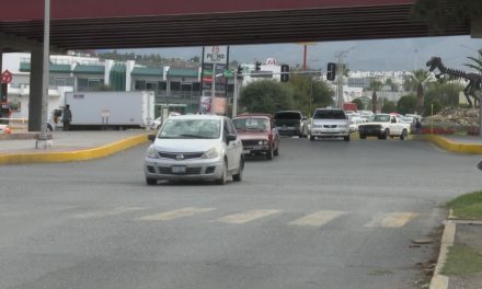 Saltillo: Gestor lo estafa con 10 mil pesos por legalizar un vehículo americano