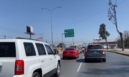 Marcha en orden la vialidad en periférico con cancelación de vueltas a Valdés Sánchez