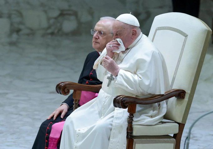 El papa Francisco es hospitalizado nuevamente por bronquitis en Roma