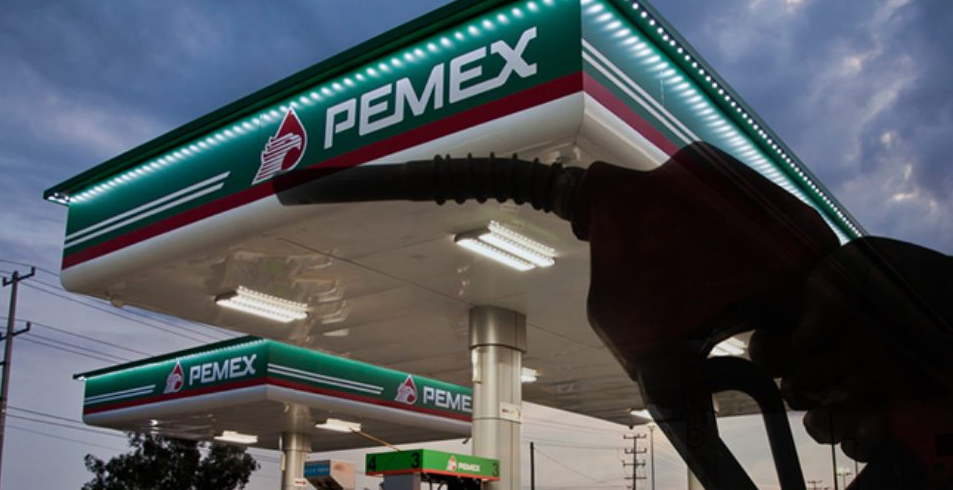 Gasolina costará máximo $24 pesos; avanza acuerdo con empresarios