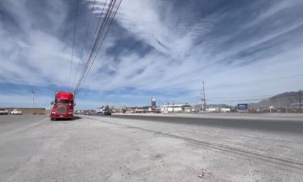 Solicitan automovilistas semáforo en peligroso cruce del libramiento Flores Tapia