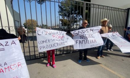 Toman oficinas de secretaria de Agricultura
