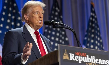 Trump intensifica su estrategia arancelaria y genera tensiones comerciales