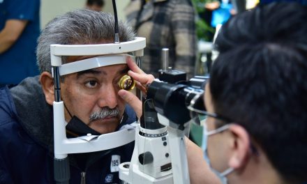Ofrece DIF Saltillo y el DIF Estatal valoraciones a adultos mayores para operaciones de cataratas