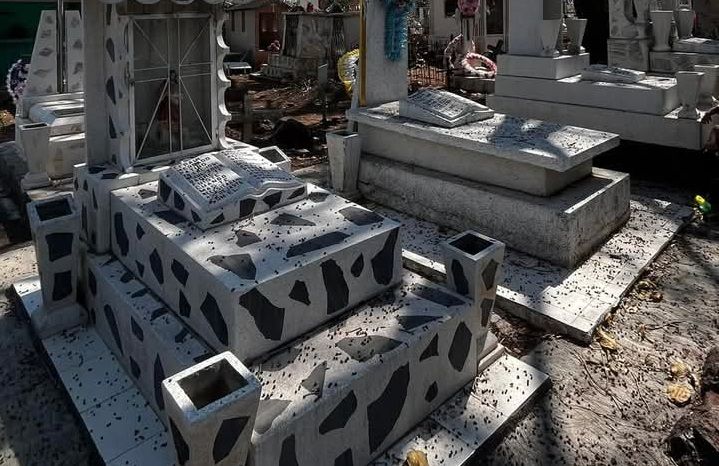 Cae mujer en una lápida en panteón de Nueva Rosita