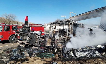 Mueren calcinadas 15 personas en choque en la autopista Gómez Palacio-Durango