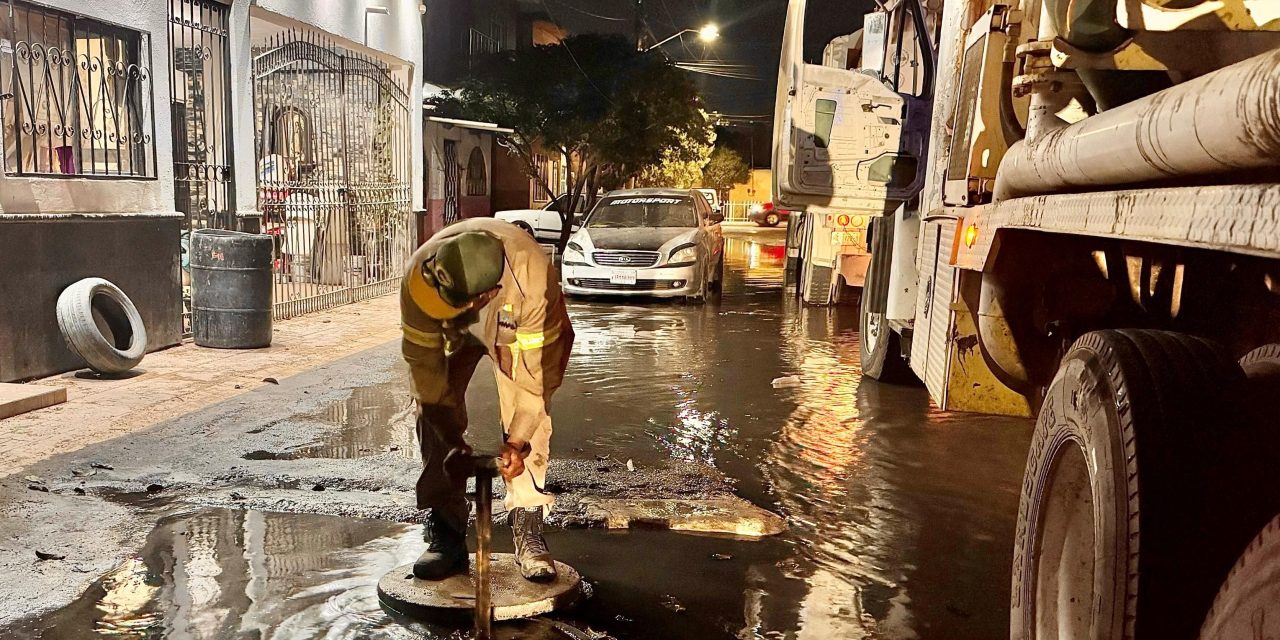 Atienden Simas Torreón y Conagua filtraciones en canal de riego