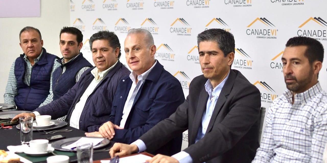 Asiste Román Cepeda a la primera asamblea de la Canadevi