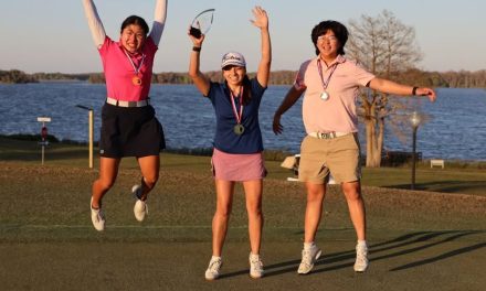 Orgullo saltillense: Paloma Ibarra gana torneo de golf en Florida