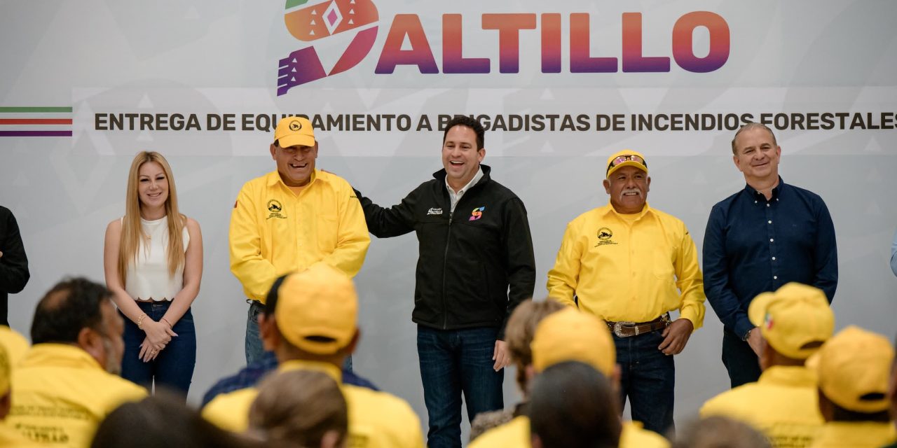 Equipa Javier Díaz a brigadistas forestales