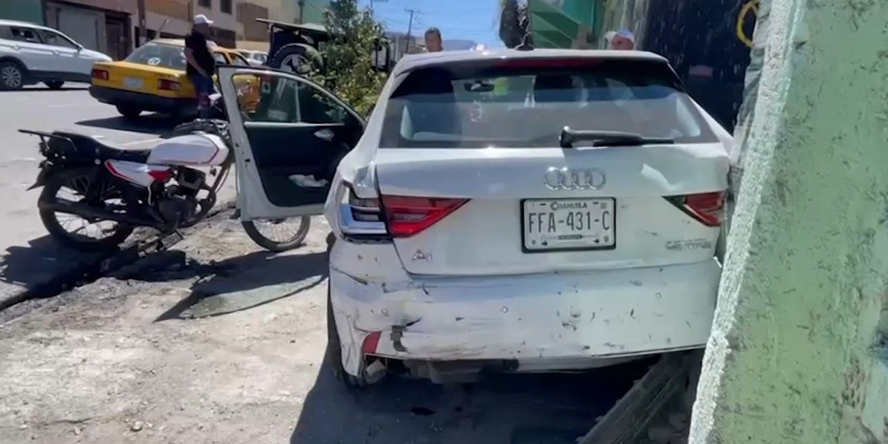Accidente en Saltillo provoca daños en cinco vehículos y motocicletas